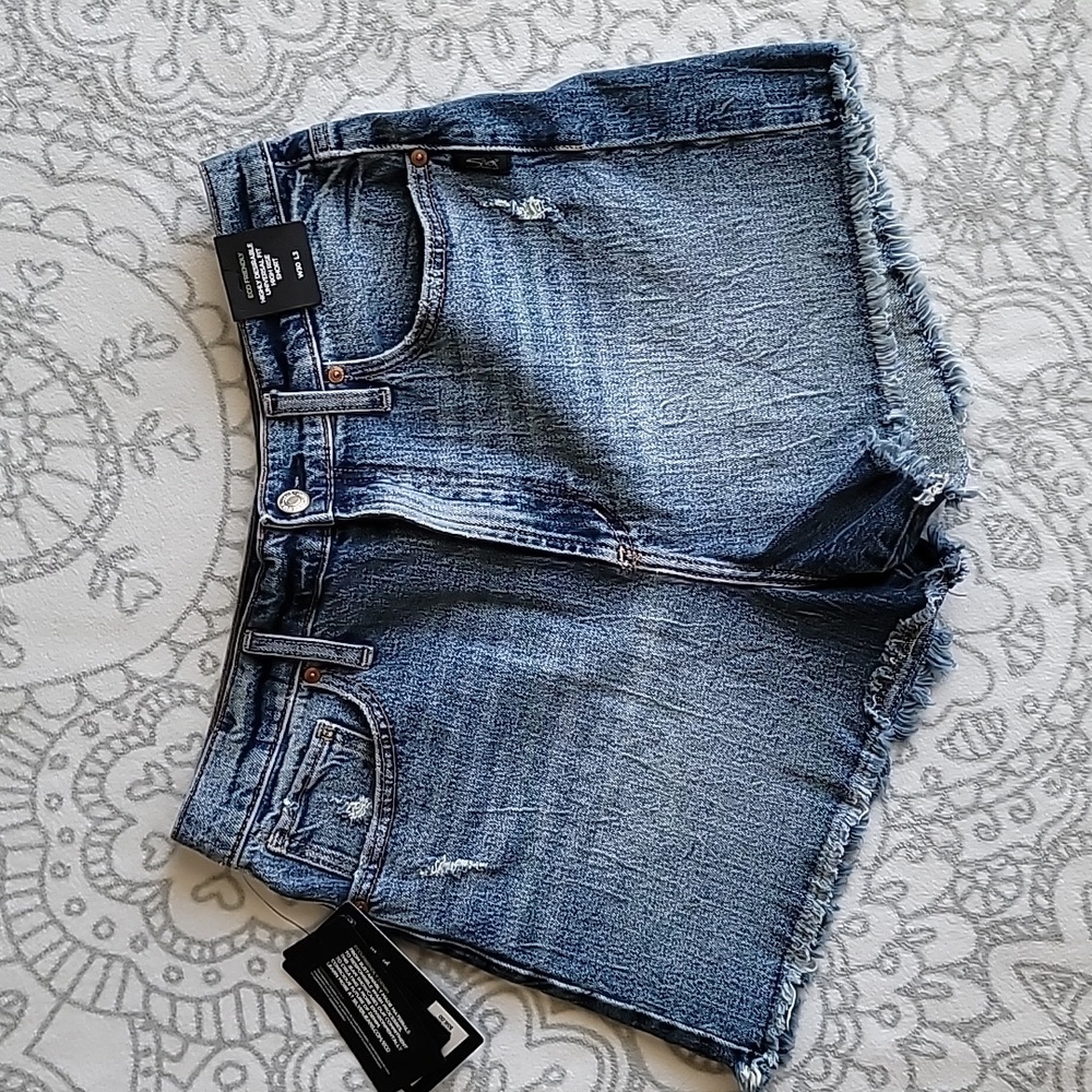 NWT Silver Jean Co Jean Shorts Size 30 Women